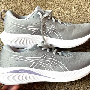 ASICS Excite 10 women’s sneakers